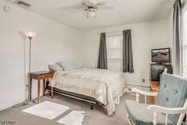 19 Lawnwood Ave, Newton Town, NJ 07860