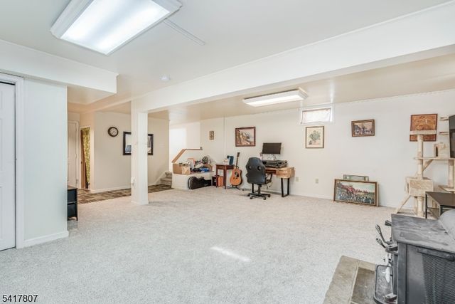 19 Lawnwood Ave, Newton Town, NJ 07860