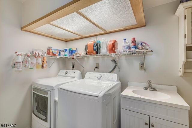 19 Lawnwood Ave, Newton Town, NJ 07860