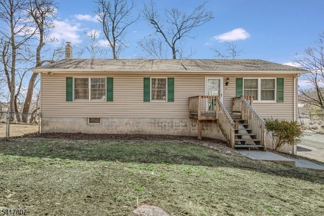 19 Lawnwood Ave, Newton Town, NJ 07860