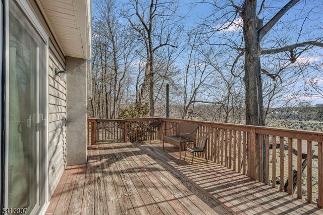 19 Lawnwood Ave, Newton Town, NJ 07860