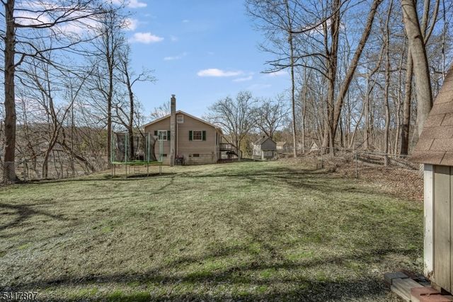 19 Lawnwood Ave, Newton Town, NJ 07860