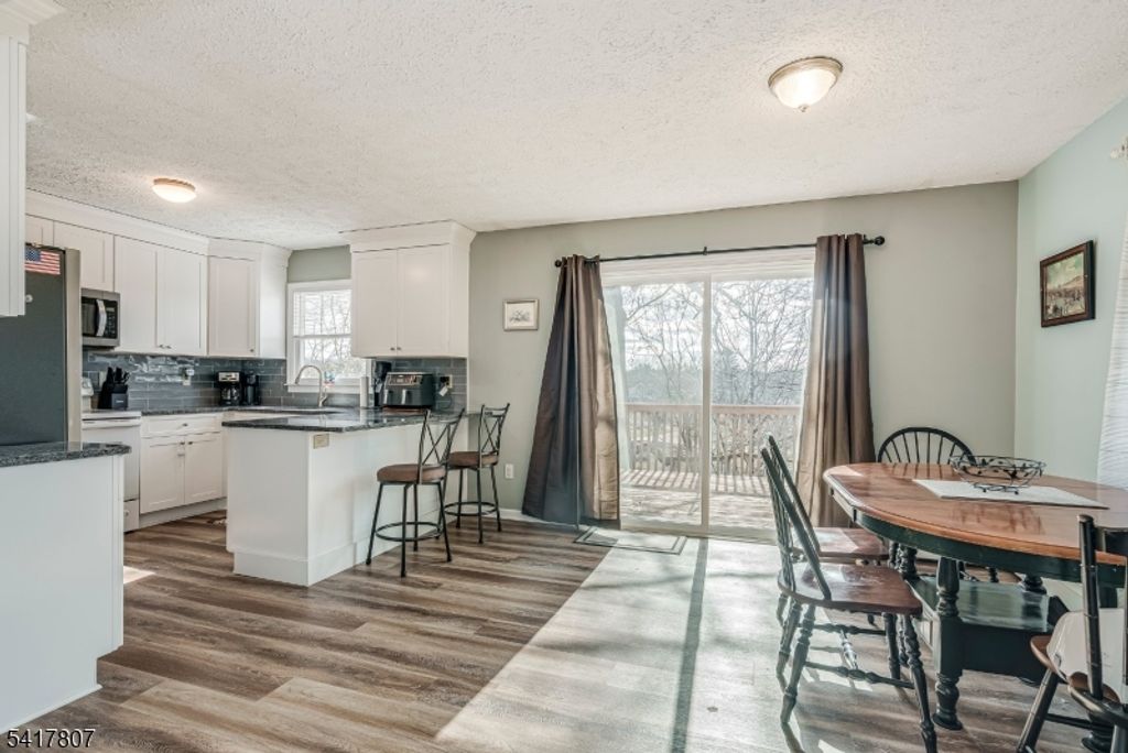 19 Lawnwood Ave, Newton Town, NJ 07860