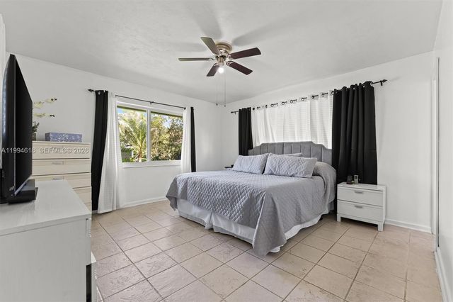 200 NW 33rd St, Oakland Park, FL 33309