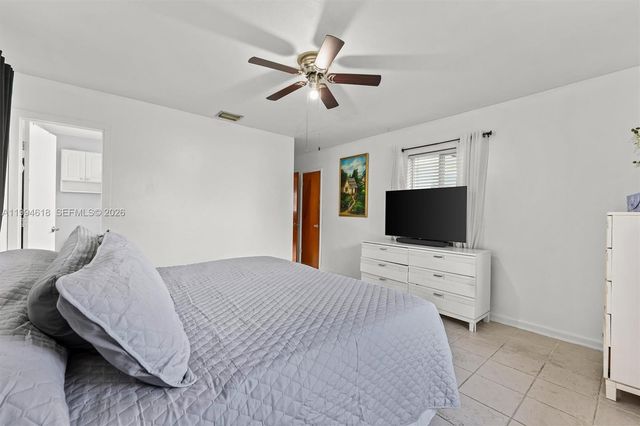 200 NW 33rd St, Oakland Park, FL 33309