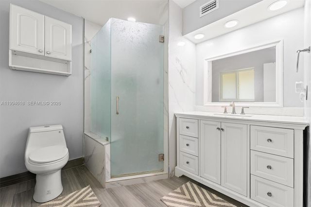 200 NW 33rd St, Oakland Park, FL 33309