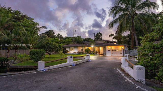 200 NW 33rd St, Oakland Park, FL 33309