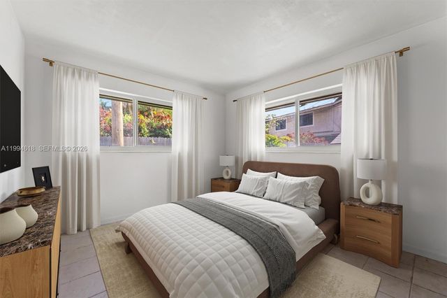 200 NW 33rd St, Oakland Park, FL 33309