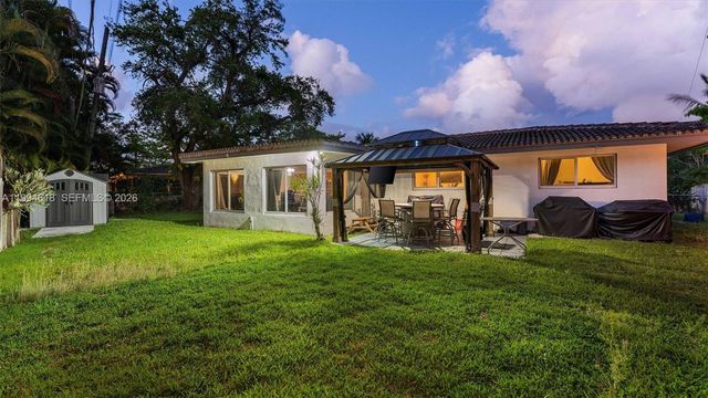 200 NW 33rd St, Oakland Park, FL 33309