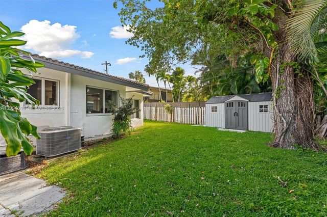 200 NW 33rd St, Oakland Park, FL 33309