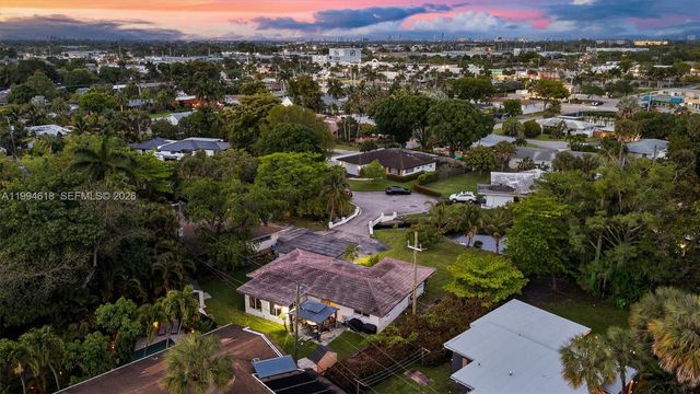 200 NW 33rd St, Oakland Park, FL 33309