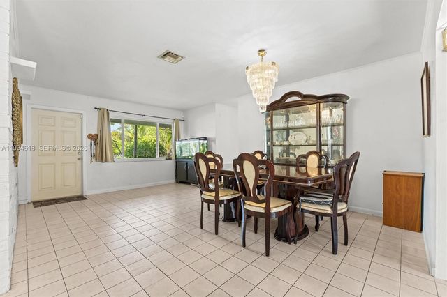 200 NW 33rd St, Oakland Park, FL 33309