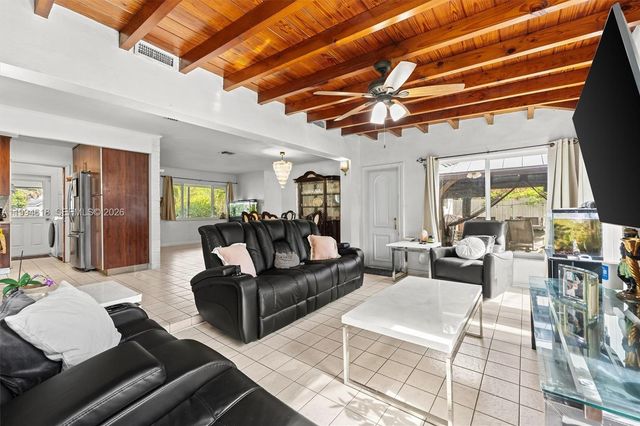 200 NW 33rd St, Oakland Park, FL 33309