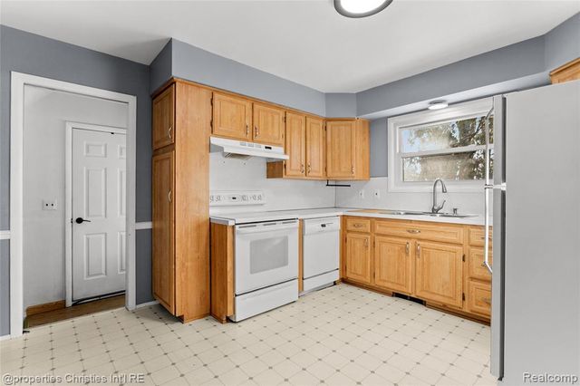 615 W 13 Mile Road, Royal Oak, MI 48073