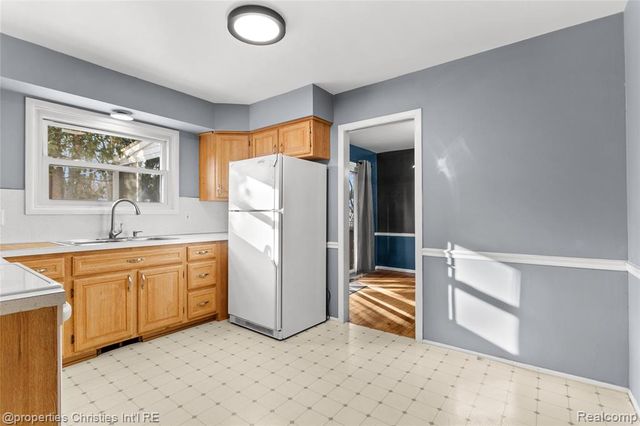 615 W 13 Mile Road, Royal Oak, MI 48073