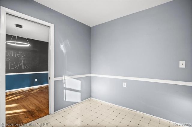 615 W 13 Mile Road, Royal Oak, MI 48073