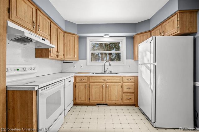 615 W 13 Mile Road, Royal Oak, MI 48073