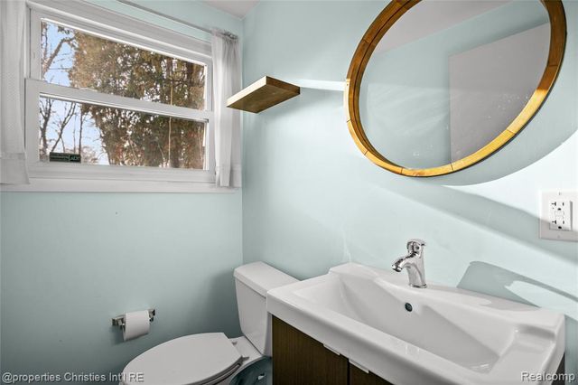 615 W 13 Mile Road, Royal Oak, MI 48073