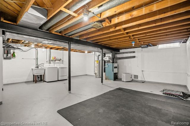 615 W 13 Mile Road, Royal Oak, MI 48073