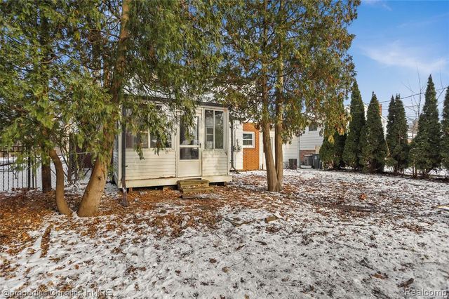 615 W 13 Mile Road, Royal Oak, MI 48073