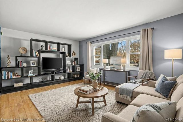 615 W 13 Mile Road, Royal Oak, MI 48073