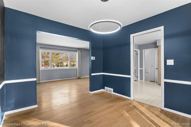 615 W 13 Mile Road, Royal Oak, MI 48073