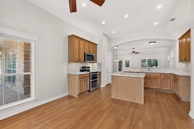 9516 Grandview Drive, Denton, TX 76207