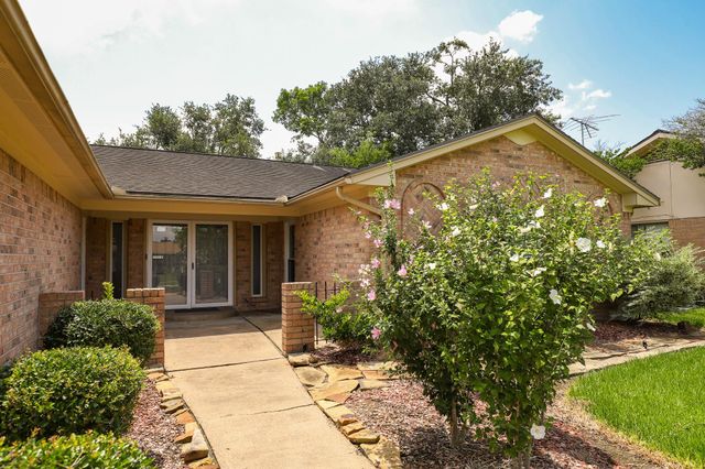 818 Seafoam Road, Houston, TX 77062