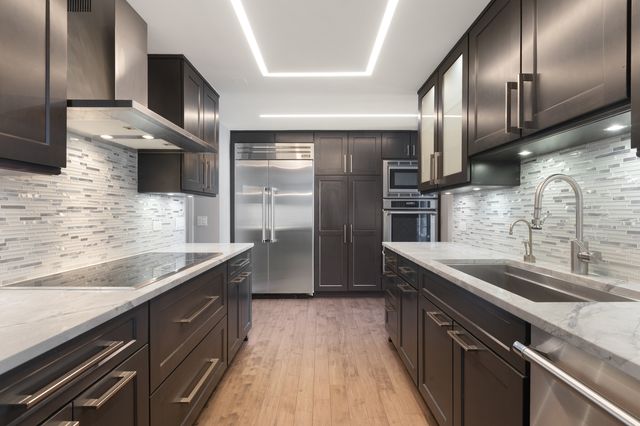 200 E DELAWARE Place 13D, Chicago, IL 60611