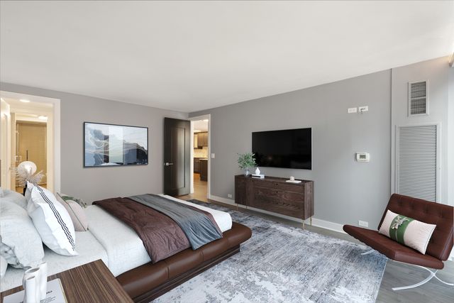 200 E DELAWARE Place 13D, Chicago, IL 60611