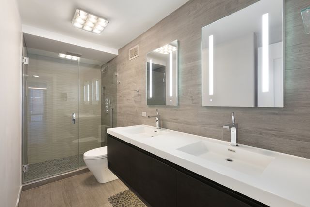 200 E DELAWARE Place 13D, Chicago, IL 60611