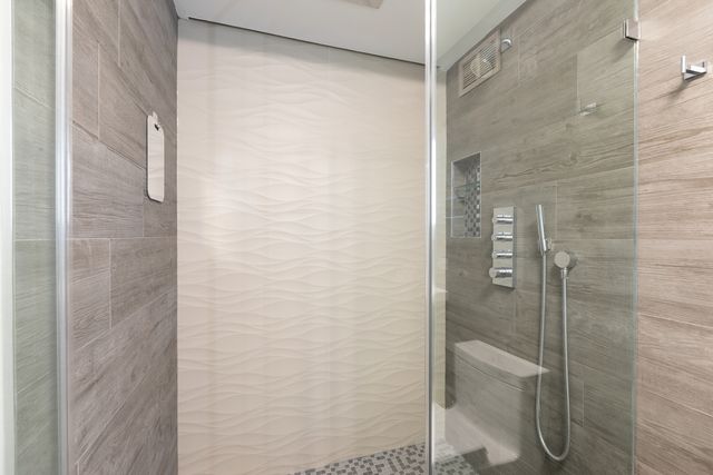 200 E DELAWARE Place 13D, Chicago, IL 60611