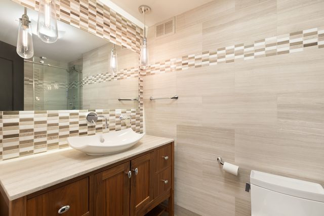 200 E DELAWARE Place 13D, Chicago, IL 60611