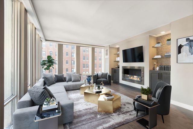 200 E DELAWARE Place 13D, Chicago, IL 60611