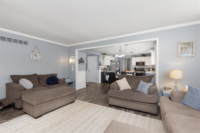 7641 Turrillium Lane, Waterford, MI 48327