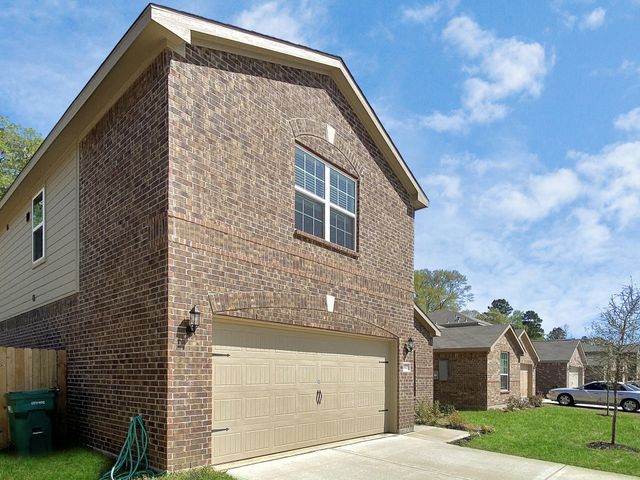 10607 Lost Maples Drive, Cleveland, TX 77328