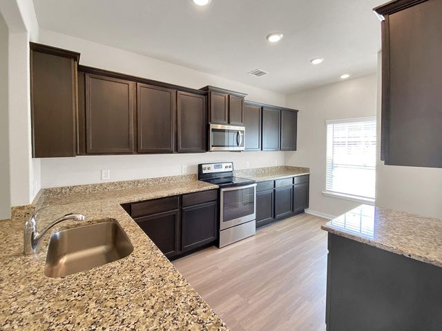 10607 Lost Maples Drive, Cleveland, TX 77328