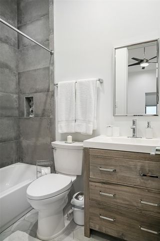 511 Memorial Heights Drive, Houston, TX 77007