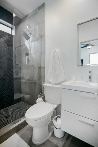 511 Memorial Heights Drive, Houston, TX 77007