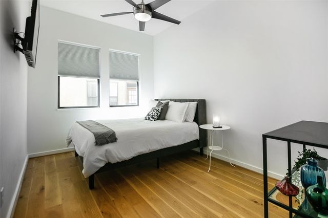 511 Memorial Heights Drive, Houston, TX 77007