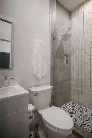 511 Memorial Heights Drive, Houston, TX 77007