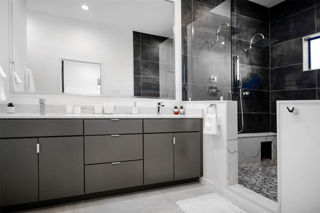 511 Memorial Heights Drive, Houston, TX 77007