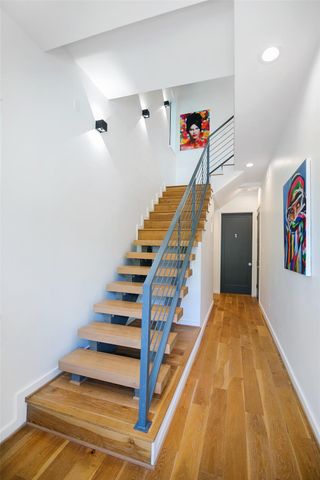 511 Memorial Heights Drive, Houston, TX 77007