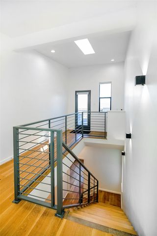 511 Memorial Heights Drive, Houston, TX 77007