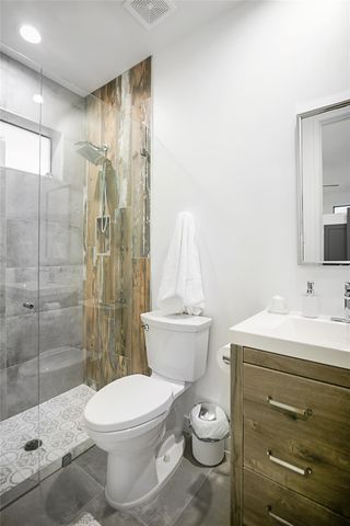 511 Memorial Heights Drive, Houston, TX 77007