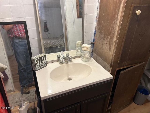 1365 Mohawk Ridge Road, Bulls Gap, TN 37711