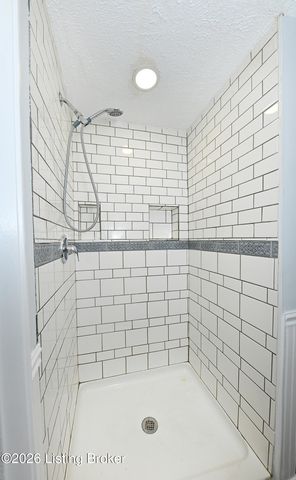 3907 Peachtree Ave, Louisville, KY 40215