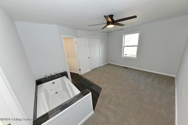 3907 Peachtree Ave, Louisville, KY 40215