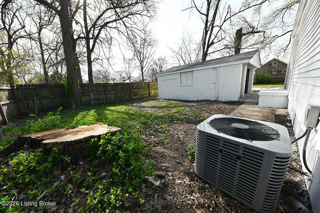 3907 Peachtree Ave, Louisville, KY 40215