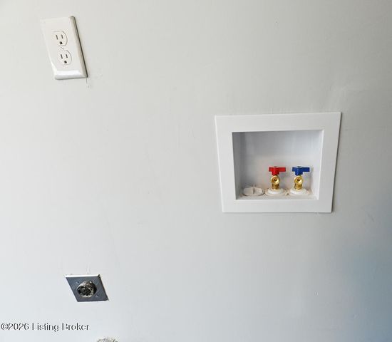 3907 Peachtree Ave, Louisville, KY 40215